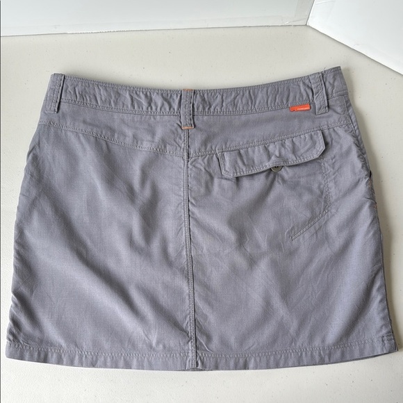 Icebreaker Gray Destiny Skirt Lightweight
Merino Wool Blend - Picture 8 of 16